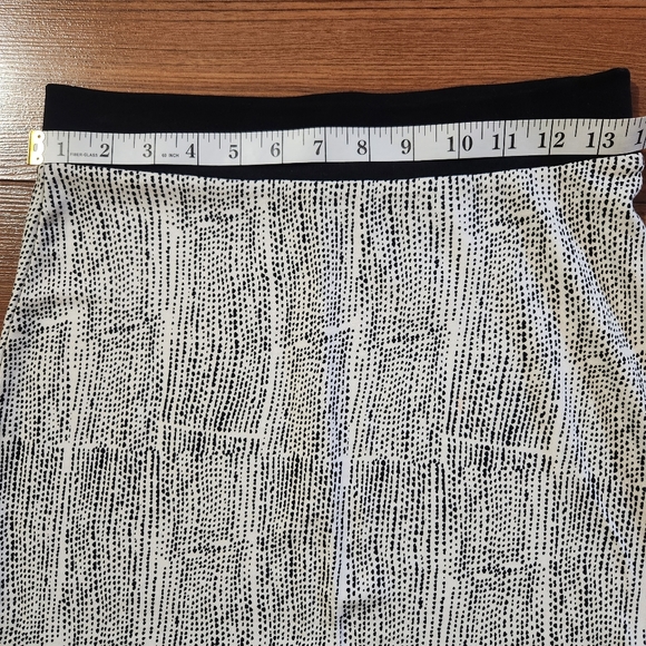 H&M cream black dot lace midi stretchy skirt small - Picture 5 of 7